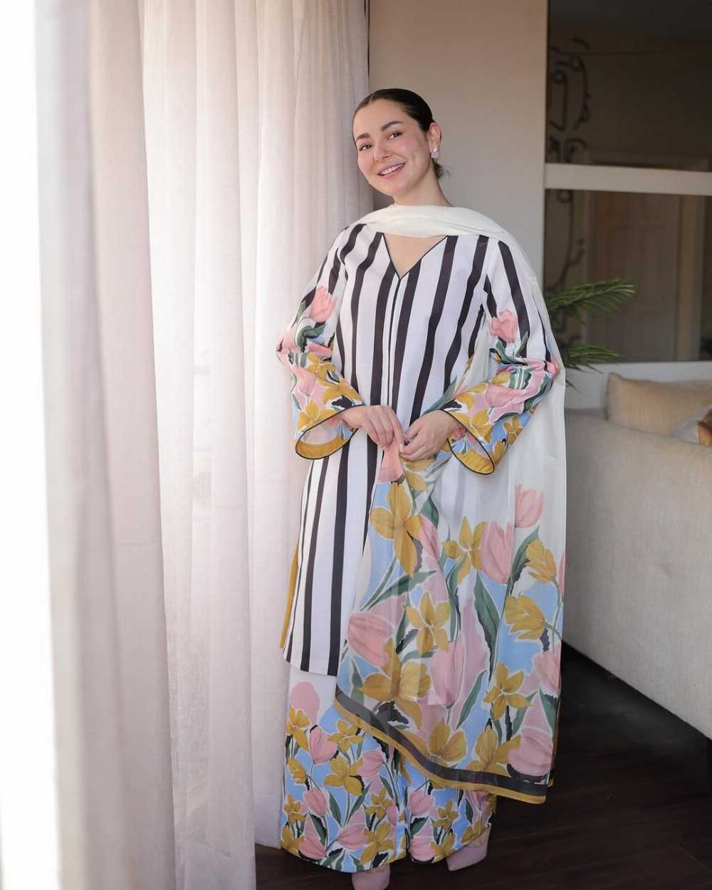 HHania Amir - Digital Printed 3 Piece Swiss Lawn With Voil Cambric Cotton Dupatta (unstitch) 08